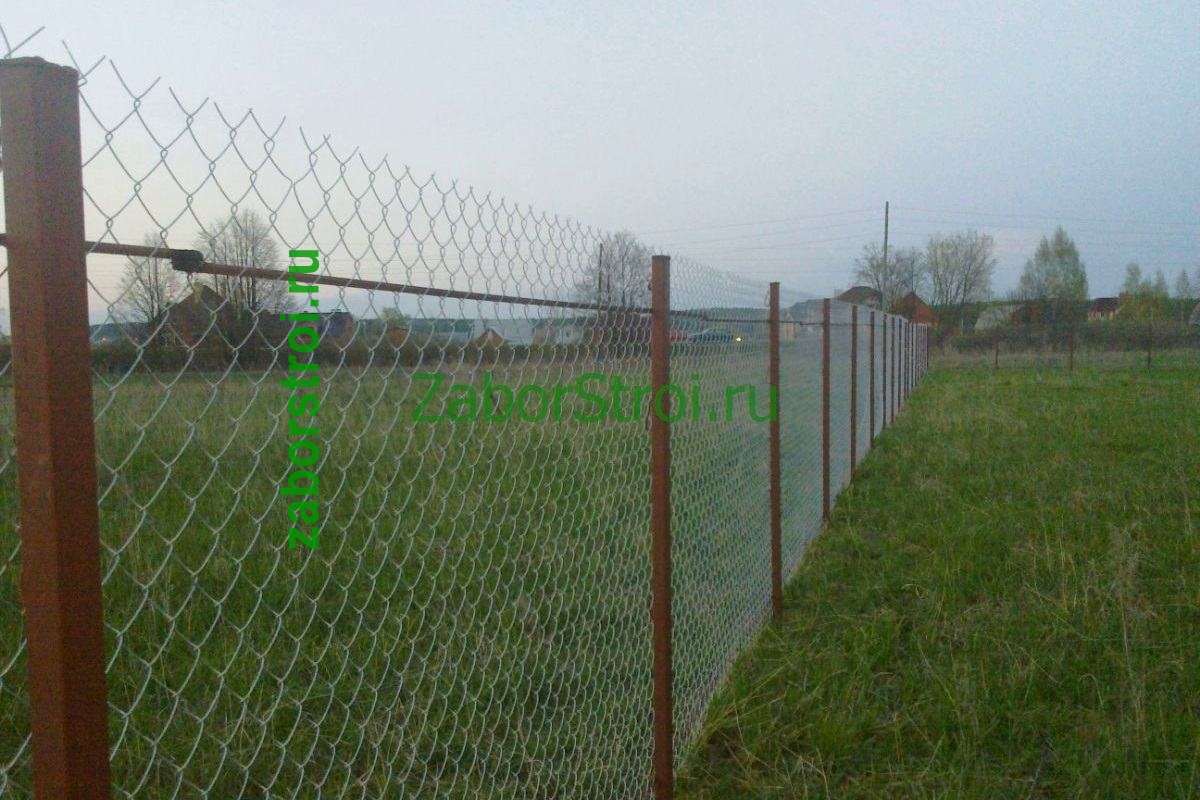 Заборы из сетки рабица в натяг с протяжкой арматуры под ключ с установкой 20 соток